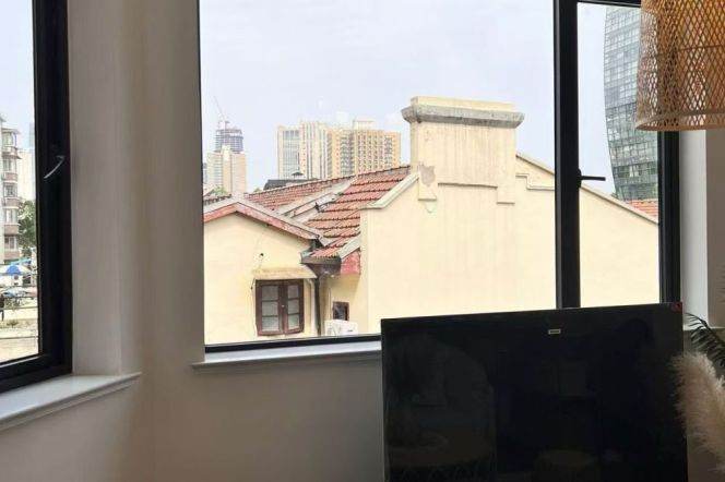 Wutong District, Huaihai Middle Road subway Station, 2-bedroom historical protected building