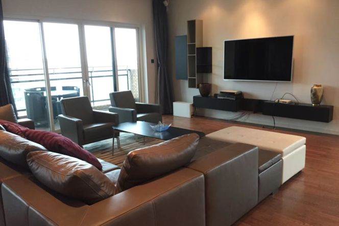 modern huge 4brs floor heating big open balcony nice view IFC Huang pu river line 2,9,14