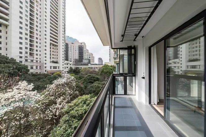 Xintiandi floor heating 3brs/2lrs/2ba apt with balcony;L8/10