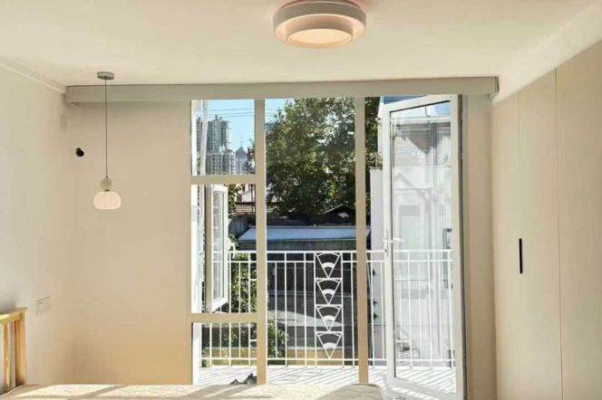 Nice one br with open balcony in IAPM area