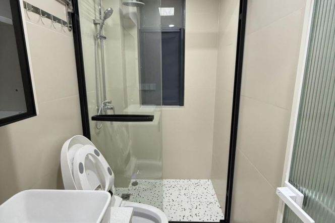 1 br newly renovated Apt&Central AC&open kitchen/Hongqiao rd 