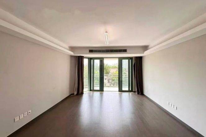 Modern 3Brs in Central Residence