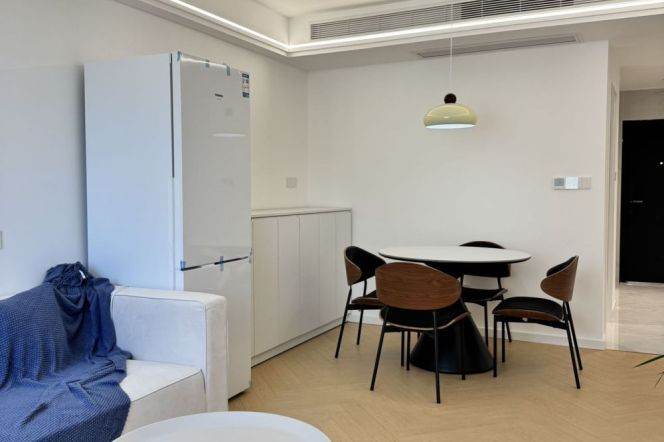 Modern & bright 1br @Jing'an Temple &Wuding rd metro | 23F elevator