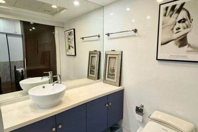 modern 2brs open balcony river view floor heating in Yanlord IFC Huang pu river line 2,9,14