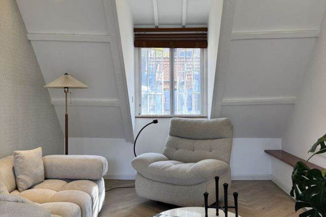 Good design 1BR Apt Nr Jiaotong Univer. Metro L10/11  | 2 terrace  