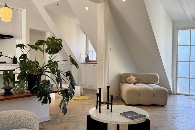 Good design 1BR Apt Nr Jiaotong Univer. Metro L10/11  | 2 terrace  