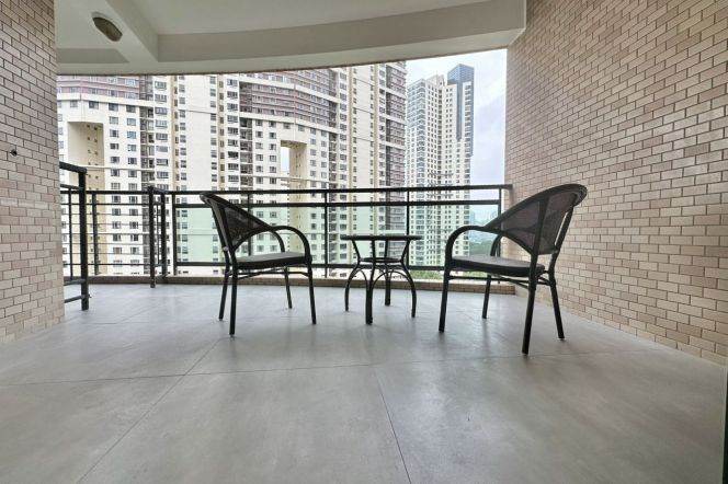 modern 4brs floor heating open balcony in Yanlord Lujiazui IFC Huang pu river