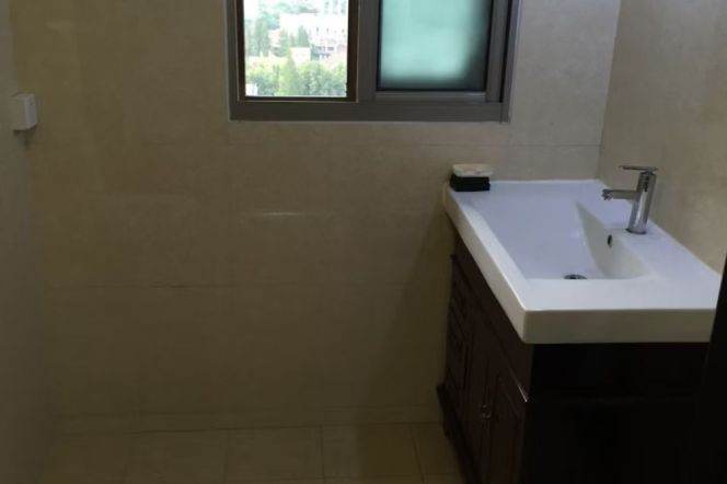 ECNU Centre/bright room zhong shan park2/3/4/jiang su lu 2/11 international roommate