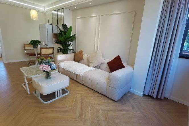 Real 1Br Separate living L3/4/10