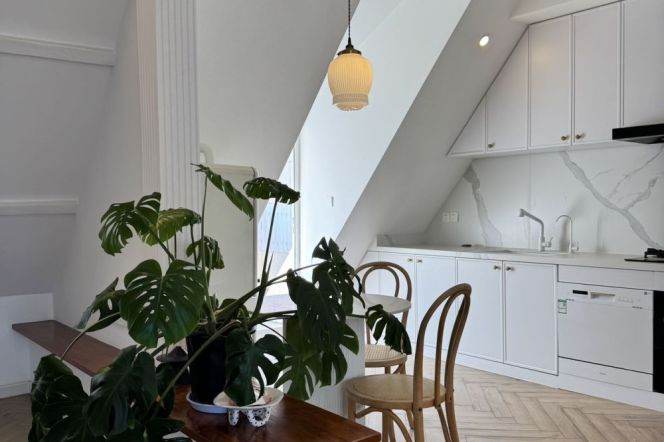 Good design 1BR Apt Nr Jiaotong Univer. Metro L10/11  | 2 terrace  