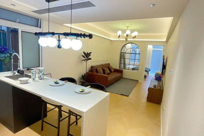 Hongqiao Rd or Jiaotong University Station 1Br with Yard Line3/4/10/11