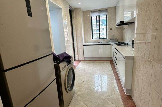 modern  3brs wall heating open balcony Lujiazui Huang pu river line 2,9,14 