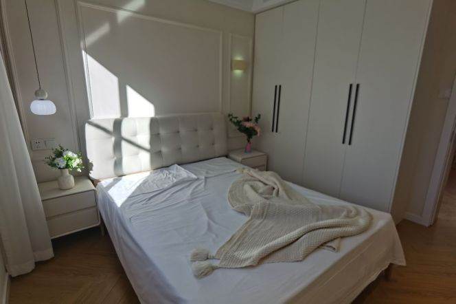 Real 1Br Separate living L3/4/10