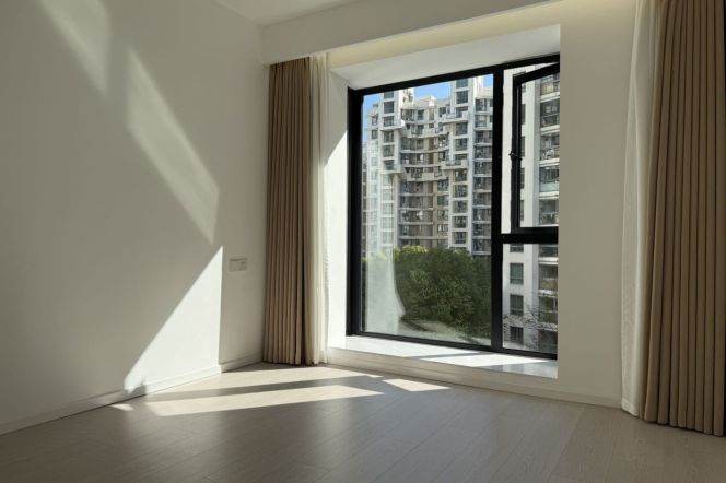 Open balcony 3BR 2BA /  Spacious / Bright / Modern/ Quiet / Great compound  