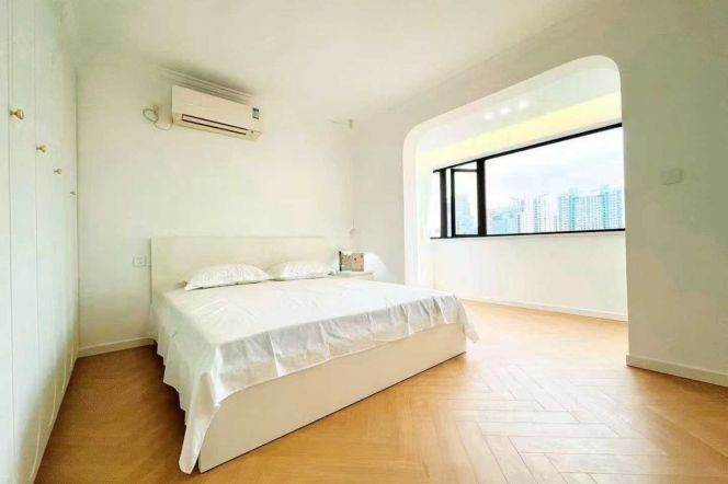 Caoyang rd 2BR 2LR@L11/14/3/4,elevator/bright room/big living room