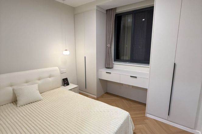 1br2lrs1bath/new/close Hongqiao rd station/70sqm/bright/new