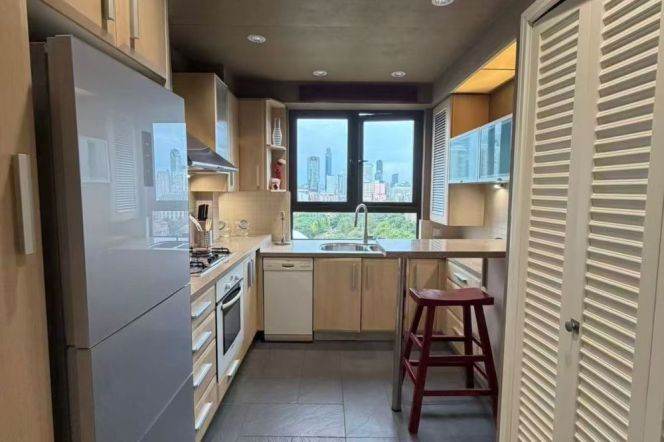 Elevator 2br/1bth apt with balcony@ South shaanxi rd