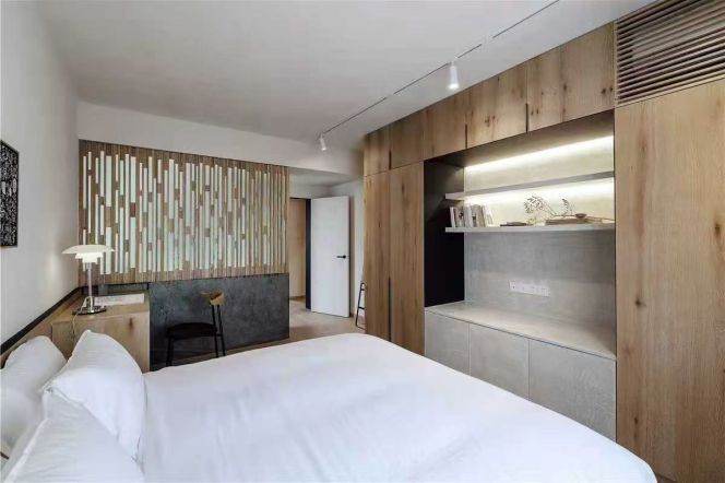 High-rise 3br/2bt Flat in Xintiandi 