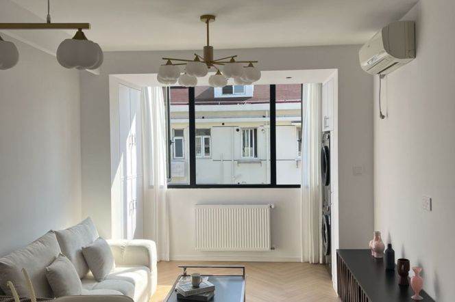 Jiashan rd /Yongjia rd wall heat 1br/2lr/1ba apt wt balcony; L1/10/12