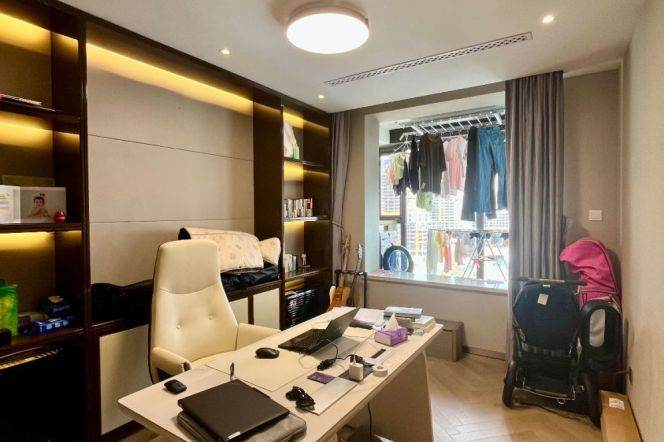 Xuhui Riverside Huangpu River View Room, large horizontal living room, with parking space