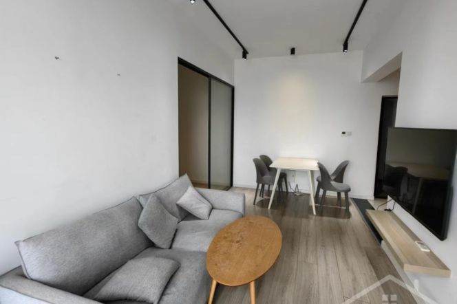 Open balcony 1+1 bedrooms Apt +Heating+oven+central AC@Zhongshan Park