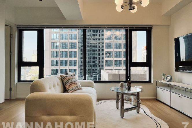Luxury Building/Line 1/12/13 MT/Suzhou Creek/Brand New/Large Storages/Heater/Cozy1br