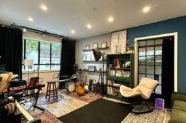 Beautiful 2brs with courtyard near Shanghai Library