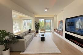 4BR 2BTH w/ Balcony nr West Yan’an RD M3/4