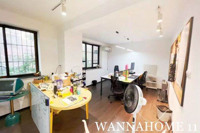 200Sqm Spacious Office/Commercial, Ground Floor, Patio + Kitchen