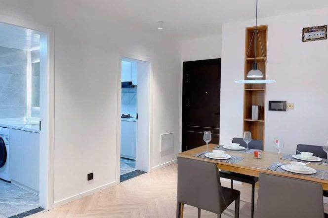 15k Nice 2Br with Floor heating Nr Suzhou Creek close to Zhongshan Park line2/3/4