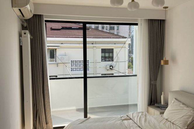 Jiashan rd /Yongjia rd wall heat 1br/2lr/1ba apt wt balcony; L1/10/12