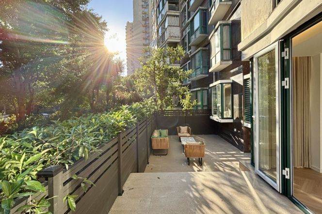 3Bdrs 2Baths/160sqm/Modern&Spacious&New/L4/12 Damuqiao Rd/ huge yard/JiaShan Rd