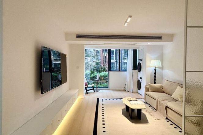 2Bedrooms 2Baths Apt/Modern&Bright /L11/15 East Wuwei rd/Liziyuan/nice view