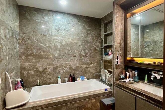 Xuhui Riverside Huangpu River View Room, large horizontal living room, with parking space