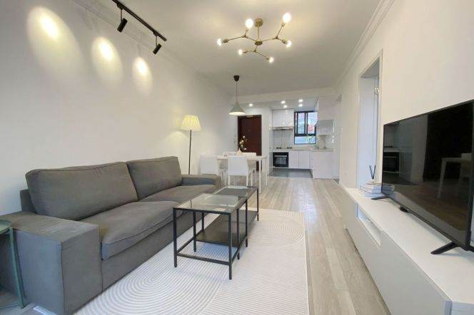 Valuable/Modern Fahuazhen/Huaihai Rd 2BR with Oven 10.5K  