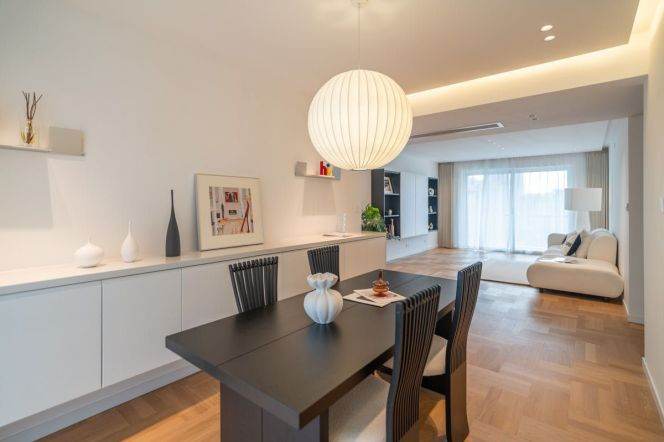 modern big 3brs floor heating open balcony good view in People square line 1,2,8