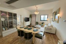 Spacious 2Brs/2Lrs/2Bts apt nr Jingan temple,M2/7/11/14