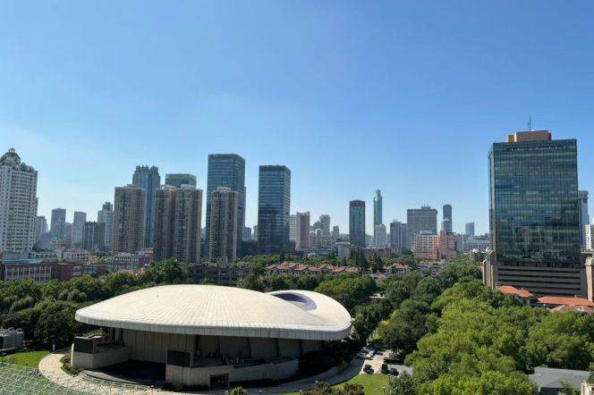 Exclusive 2 bedroom apartment in Wutong District for rent，L 1-12-10