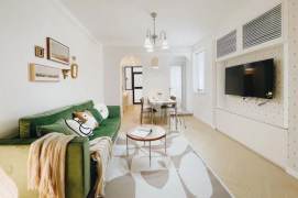 Good price 1 br on high floor in PuDong.easy to L 6/7 West GaoKe Rd st.