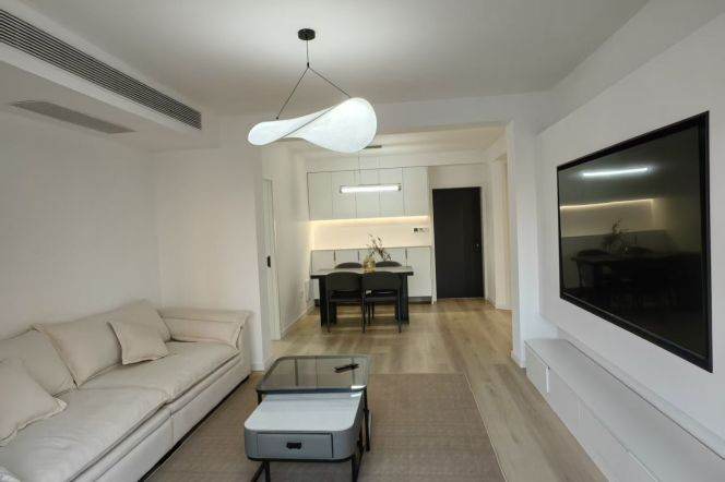 Floor heating 2bedrooms Apt with dishwasher & oven @ Xujiahui CBD