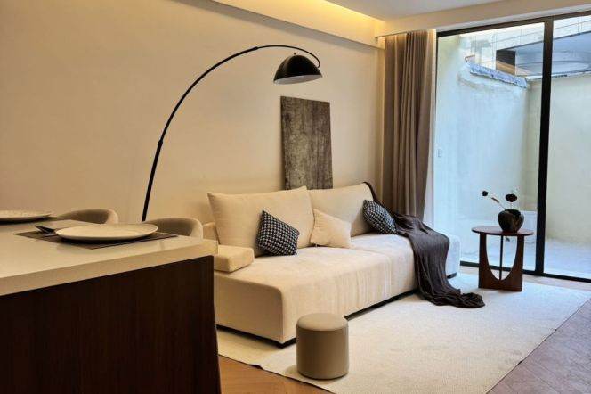  Changshou rd & Wuning rd L13/14 ,Newly 1br + Big yard + Heating | 12.2K