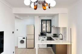 2min to L1Hengshan Rd, Bright &Cozy 1br, elevator , 70sqm 