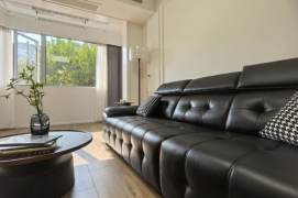 Zhongshan park nice 1br with lift with 10k