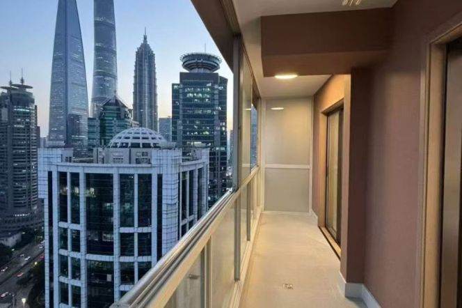 brand new huge 3brs floor heating spacious living room open balcony in Lujiazui 