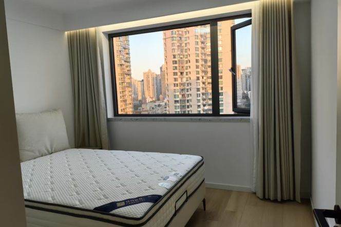 Floor heating 2bedrooms Apt with dishwasher & oven @ Xujiahui CBD