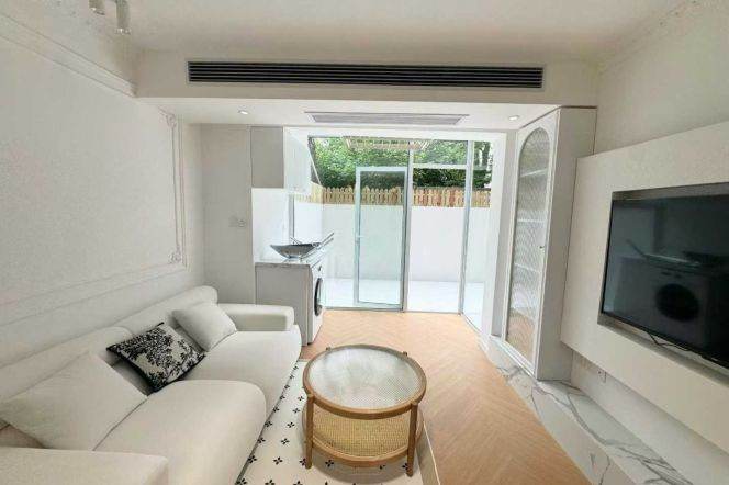 Big yard+modern 1br 2lr/central AC/oven/dryer,Zhongshan park@L2/3/4