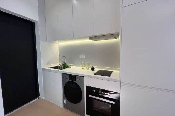 Sunny high ceiling one bedroom Apt+Free Wifi+gym+heating @Changping