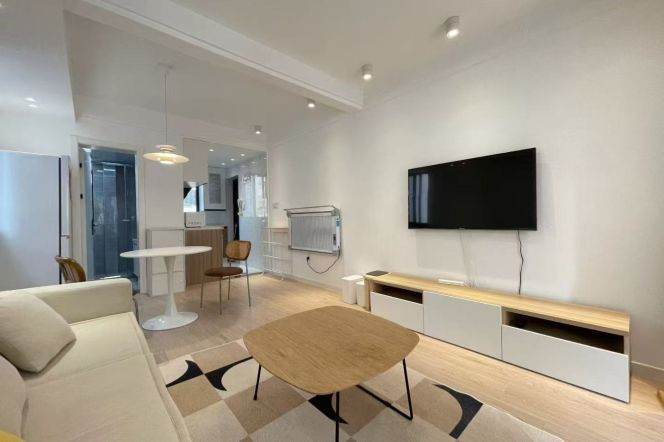 Furnished Large 1br-Zhongshan Park