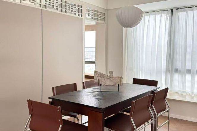 Jiaotong University, floor-to-ceiling Windows + with a walk-in closet + balcony，L 10 11