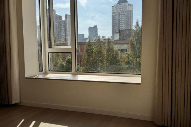 Fancy 4Br-2ba 200Sqm +balcony | Hongqiao rd metro L3/4/10 | 6F elevator | Central AC + floor heating